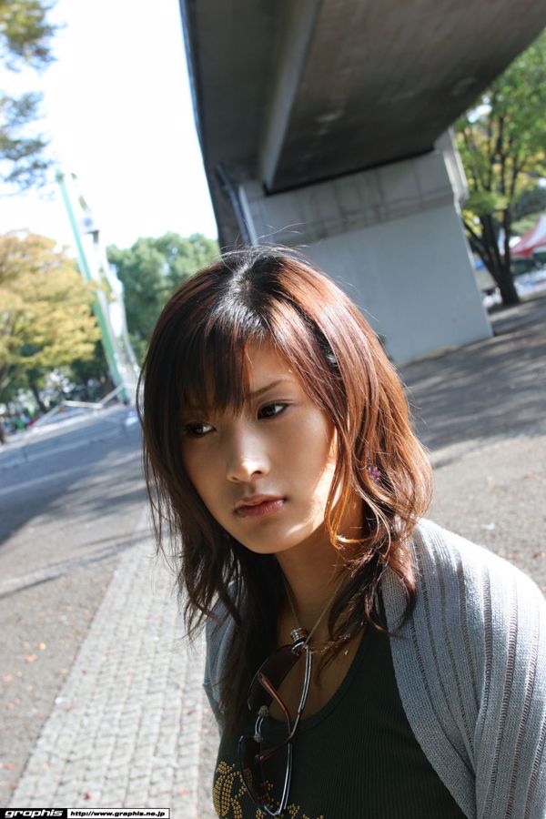Sara Tsukigami 月神 サ テ [Graphis] Primer huecograbado 初 脱 ぎ 娘