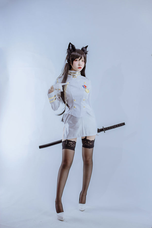 [Cosplay Photo] Popular Coser Nizo Nisa - Seragam Militer Atago Biru Bergantung Anjing