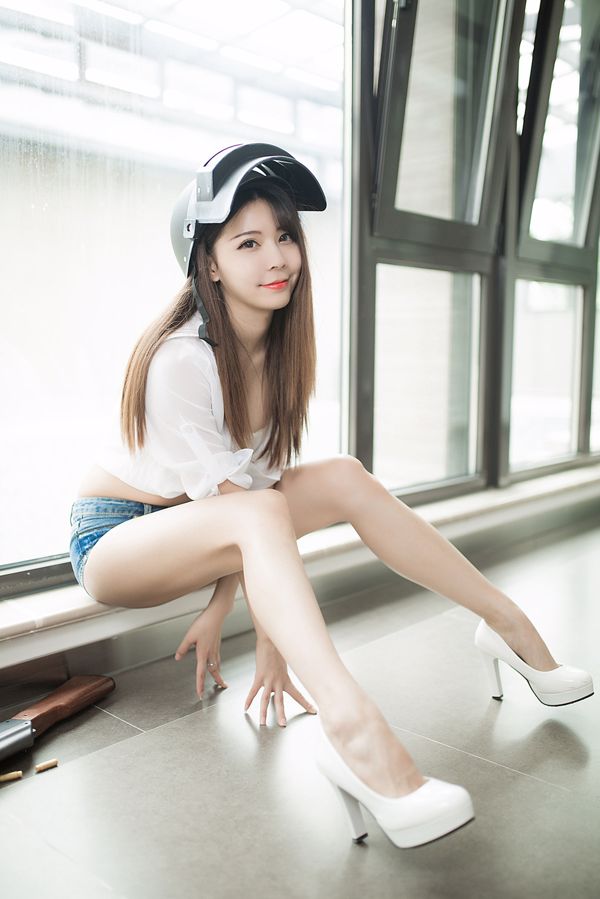 [Wind Field] NO.102 Seorang gadis cantik yang makan ayam