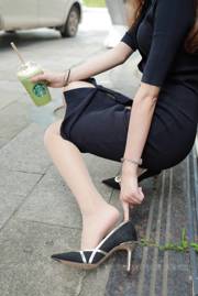 [IESS 奇思 趣向] Si Xiangjia 837: Đôi tất "Sweet Frappuccino" của Wan Ping với đôi chân tuyệt đẹp