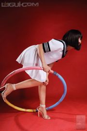 Model Yumi "Cute School Girl Shows Stockings When Working Out" [Ligui LiGui] Silk Foot Photo Picture