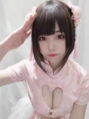 [Cosplay Photo] Cute Miss Sister Honey Juicy Cat Qiu - Chinese Niang (selfie)