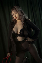 [ภาพคอสเพลย์] อะนิเมะบล็อกเกอร์ Wenmei - ชุดผ้าไหมสีดำ