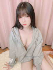 【福祉COS】WeiboGirlPaper CreamMoonShimo-裸のパーカー