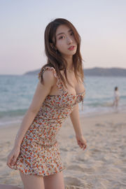 [Cosplay Photo] Popular Coser Kurokawa - Island Trip Floral Dress