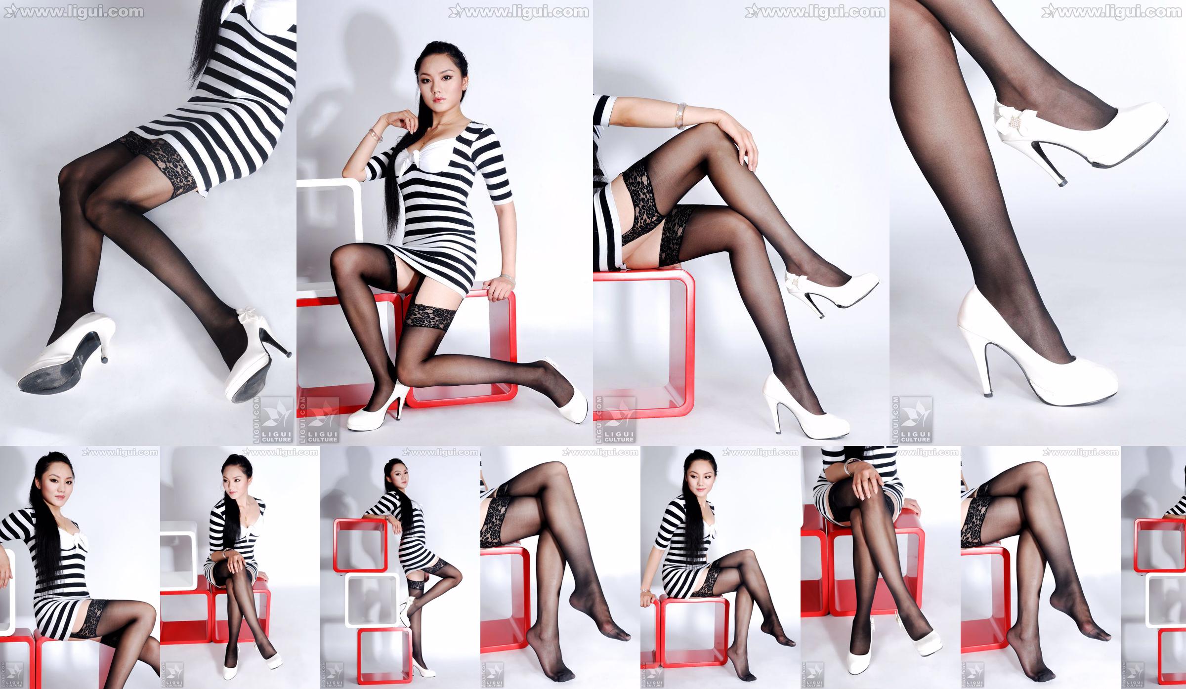 นางแบบ Yang Zi "The Charm of Stockings in Simple Home Decoration" [丽柜 LiGui] รูปถ่ายขาสวยและเท้าหยก No.590a36 หน้า 1
